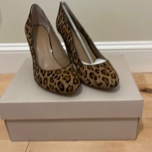 Banana Republic Rorie Wedge, calf hair, size 7, new in box